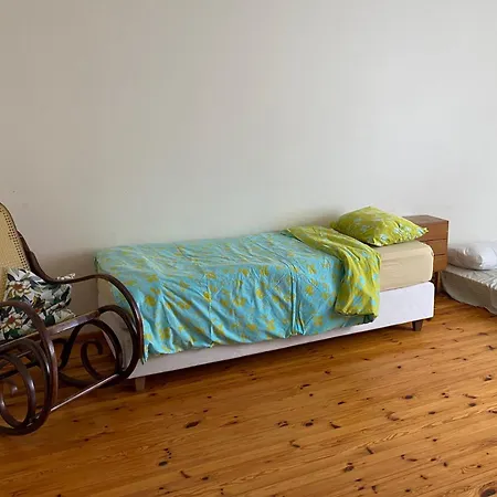 Apartment Spacious 2 Bedroom Near